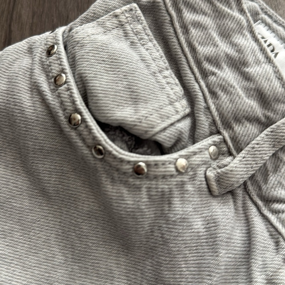 Zara Girls grey studded denim shorts 8 - Picture 2 of 4